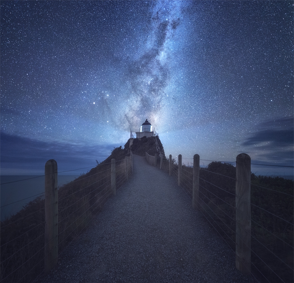 milky way over nugget point 5